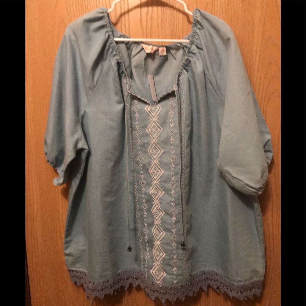 River and Rose Embroidered Boho Top, NWT